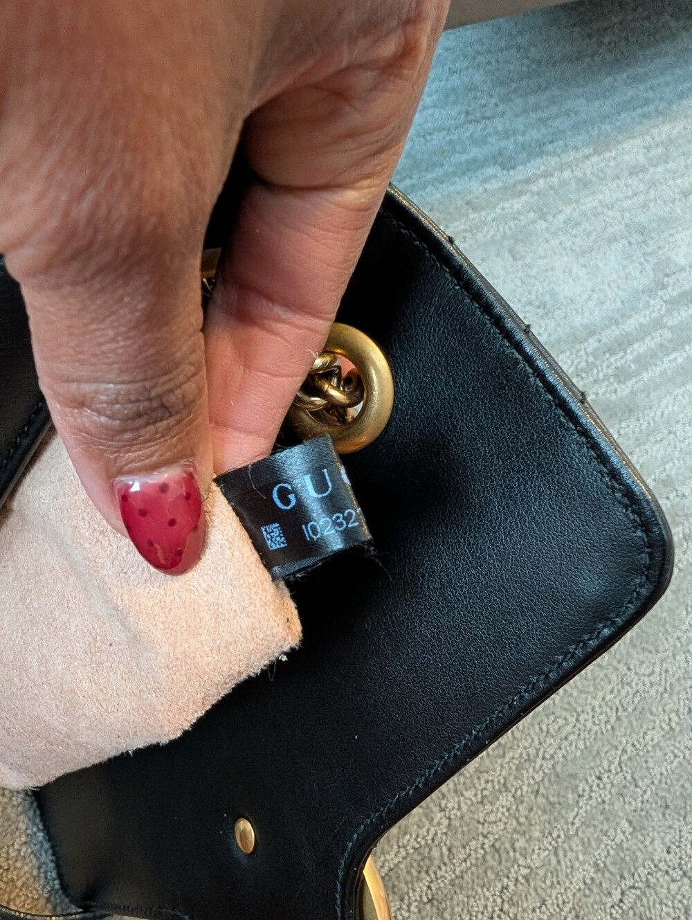 Gucci Marmont Matelassé Shoulder Bag - Picture 13 of 16
